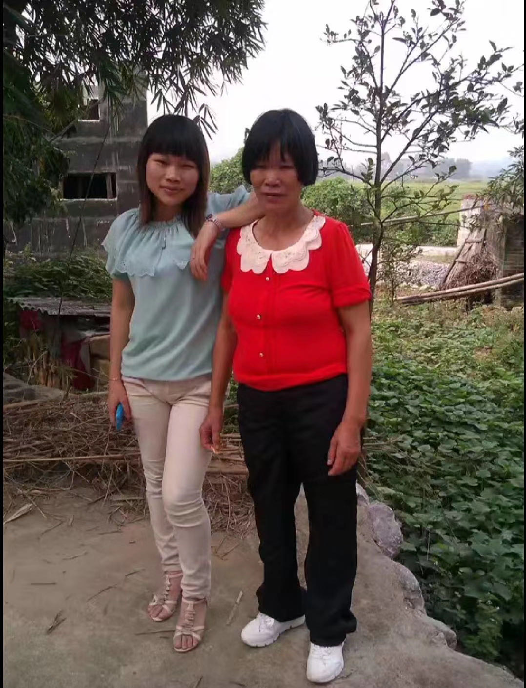 希望大家帮帮忙留意一下谢谢13553324422 - 叶国清