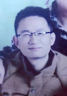 年迈父母盼儿归。 - 金伟