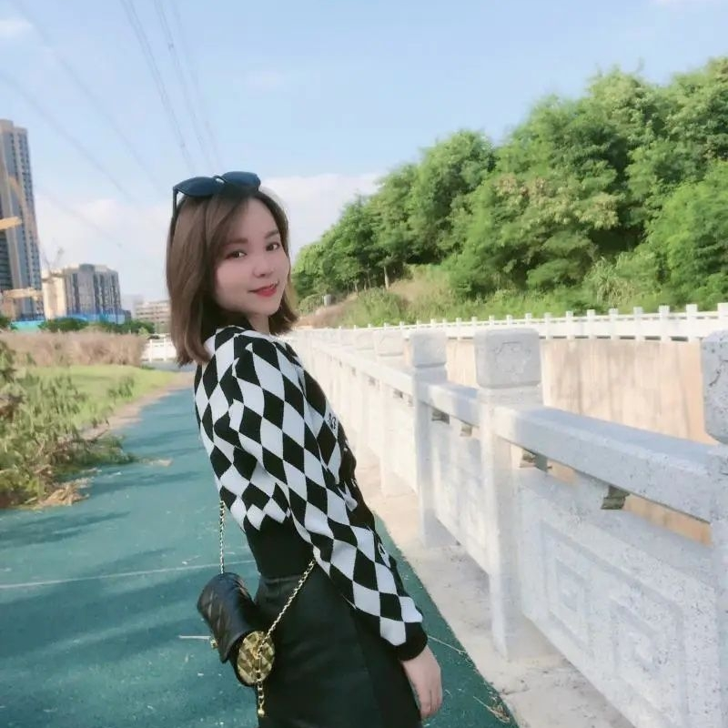 帮幫我找到她，对我特別重要 - 李亚霖