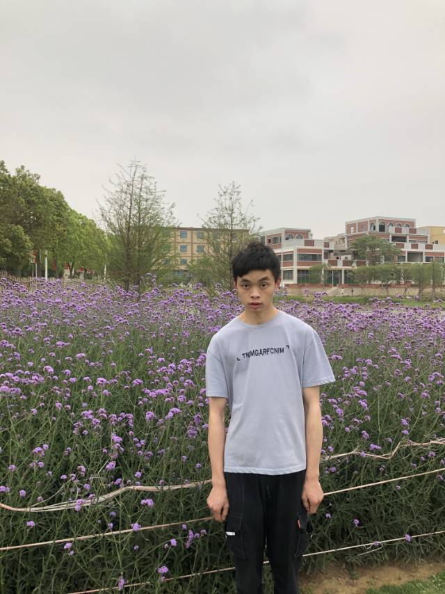 寻人启示：胡龙德　23岁　男，智力有轻微障碍，于4 - 胡龙德