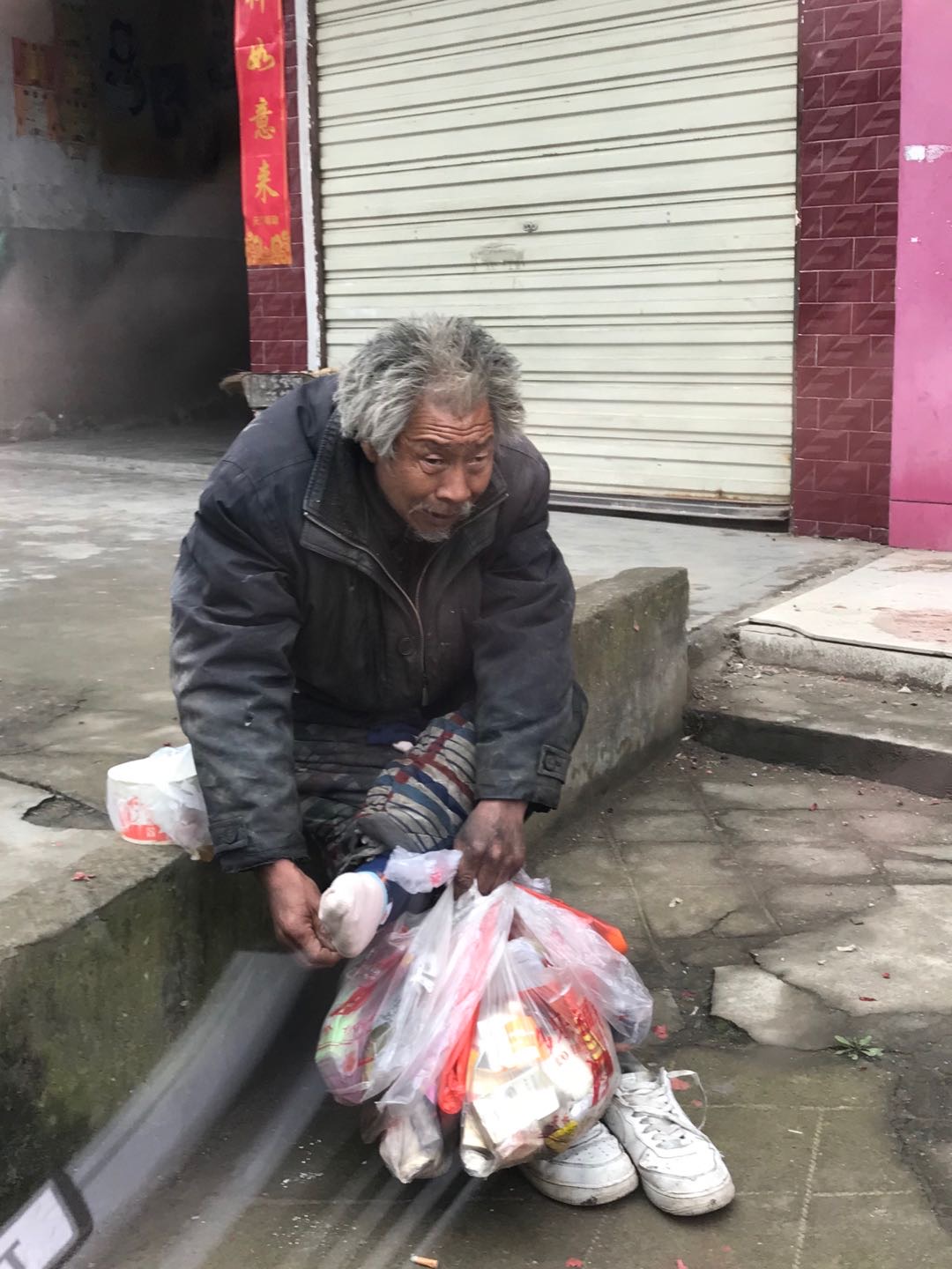 湖北天门市渔薪镇流浪老人，是谁的家人速来认领 - 不详