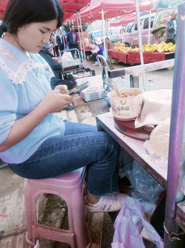 大家帮帮忙 - 李洪丽