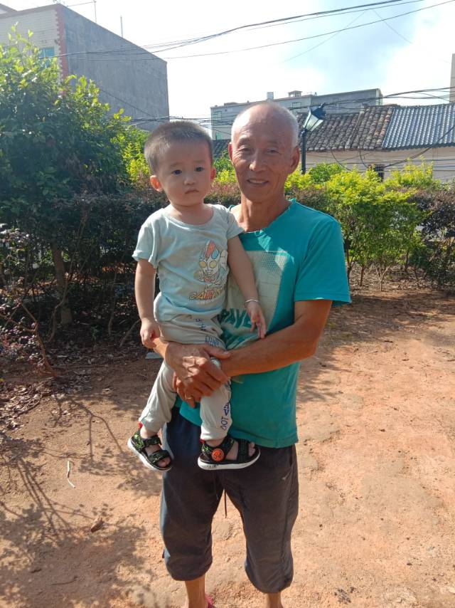 请大家帮我找找我年迈的爸爸 ? ? ? - 黄新辉