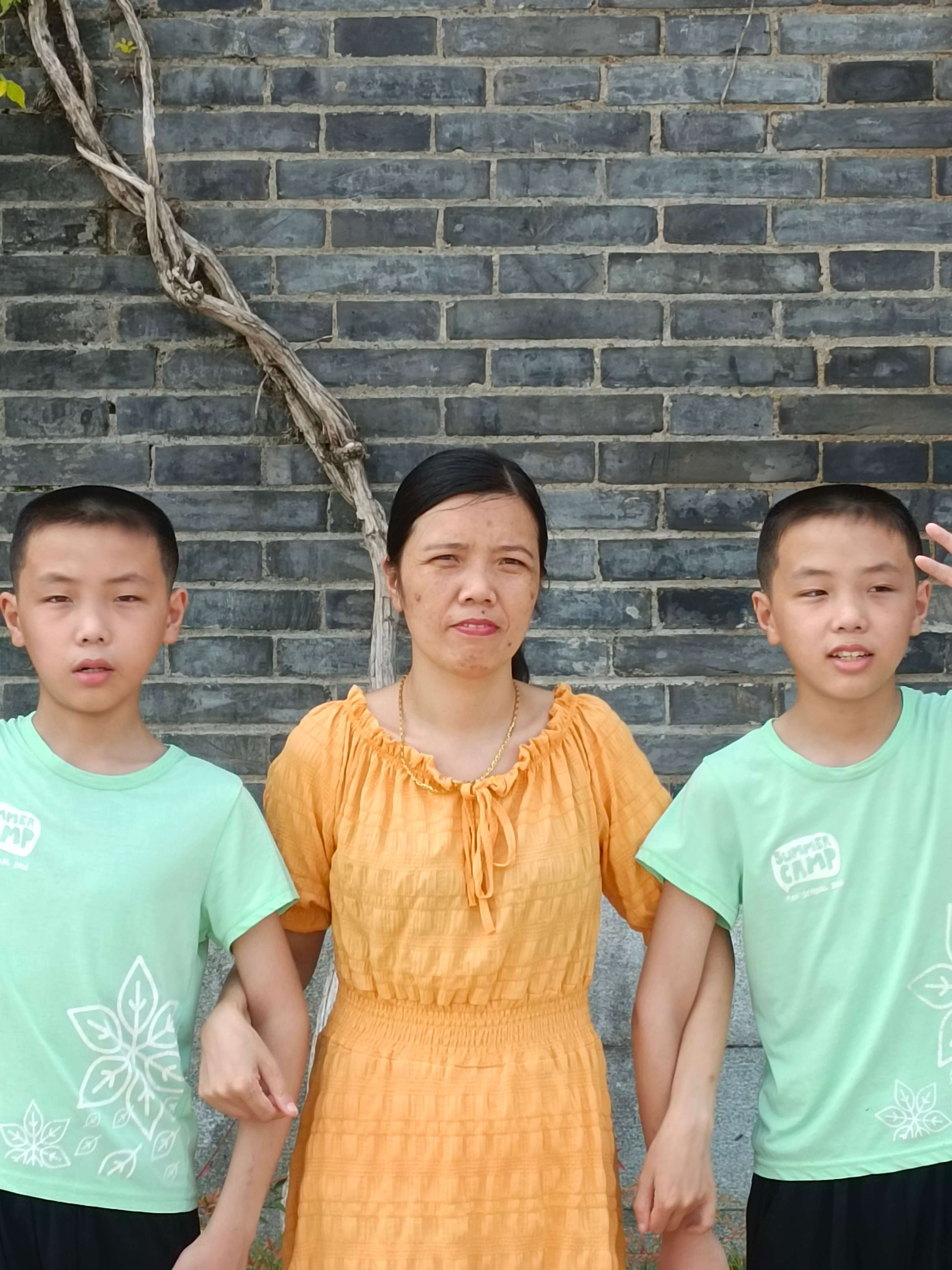 为儿寻母 - 李启英